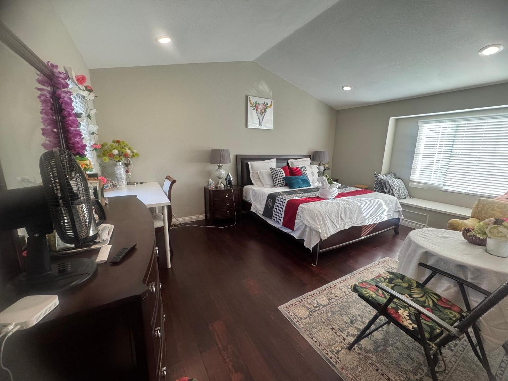 King Bed Big Room Chino Hills Exteriér fotografie